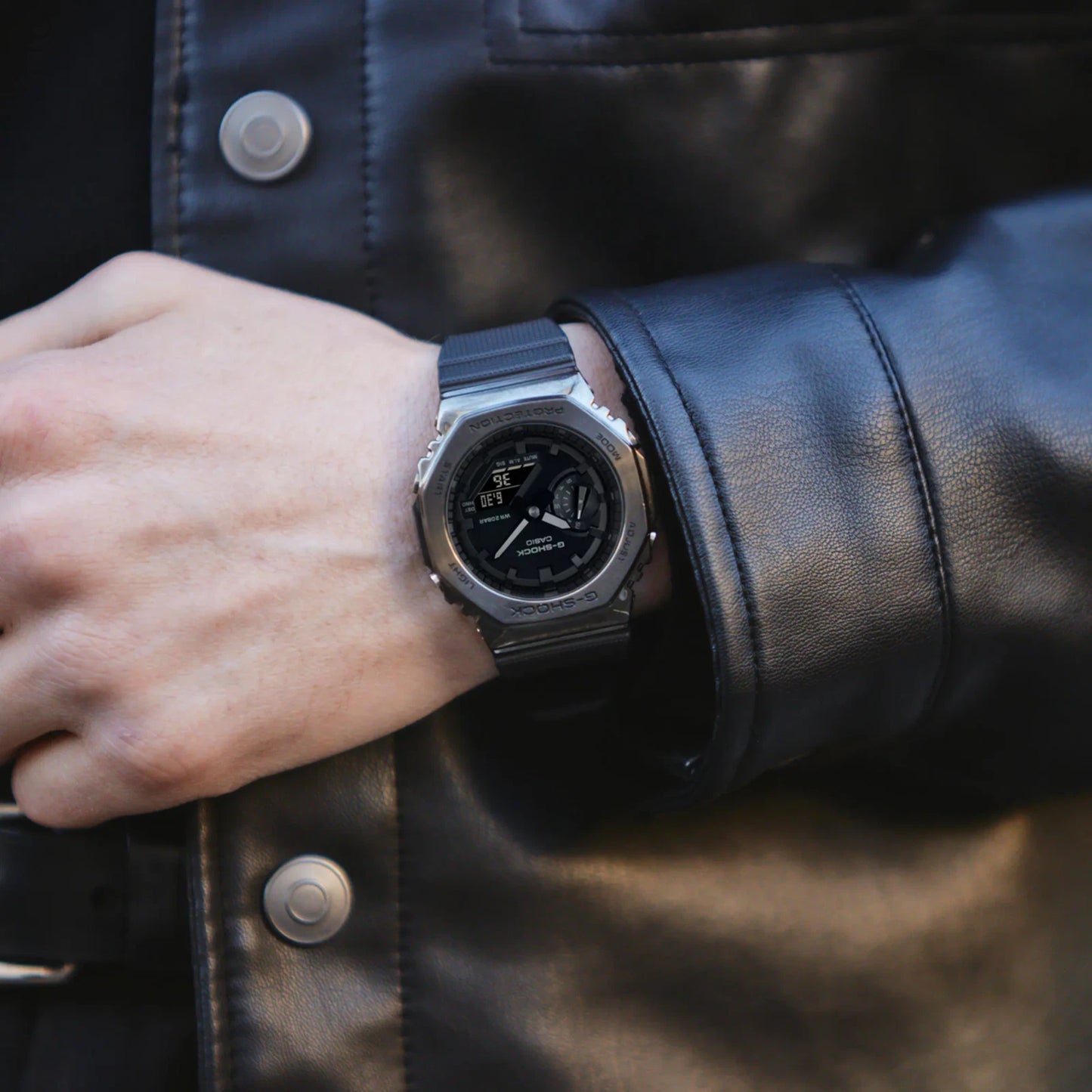 Casio G-SHOCK GM-2100BB-1ADR Metal Covered CasiOak Black Analog-Digital Watch | 200M Water Resistant